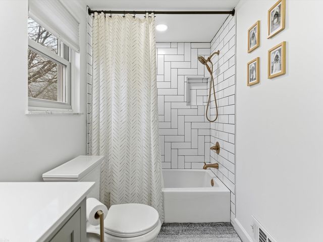 2923 Ravenglass Road, Waterford Twp, MI 48329