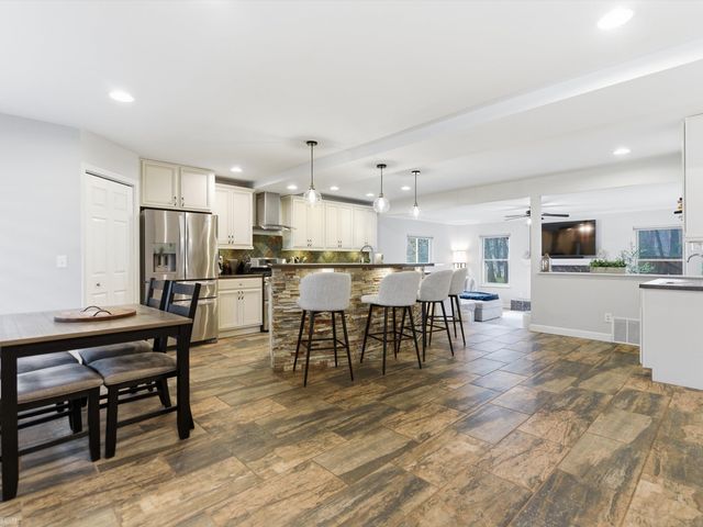 2923 Ravenglass Road, Waterford Twp, MI 48329