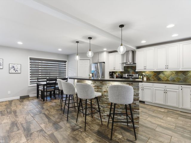 2923 Ravenglass Road, Waterford Twp, MI 48329