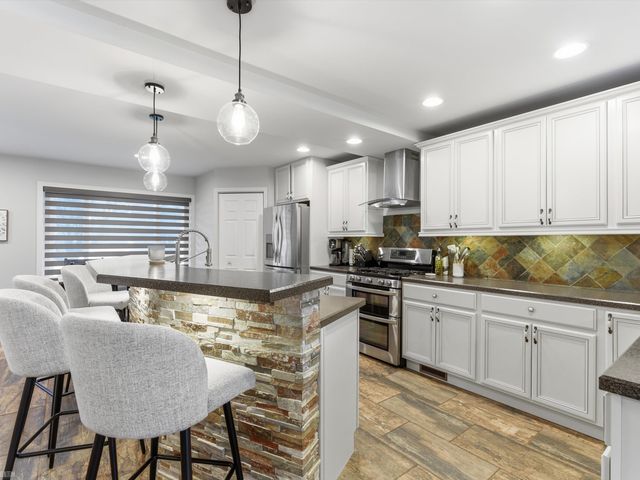 2923 Ravenglass Road, Waterford Twp, MI 48329