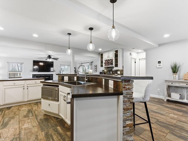 2923 Ravenglass Road, Waterford Twp, MI 48329