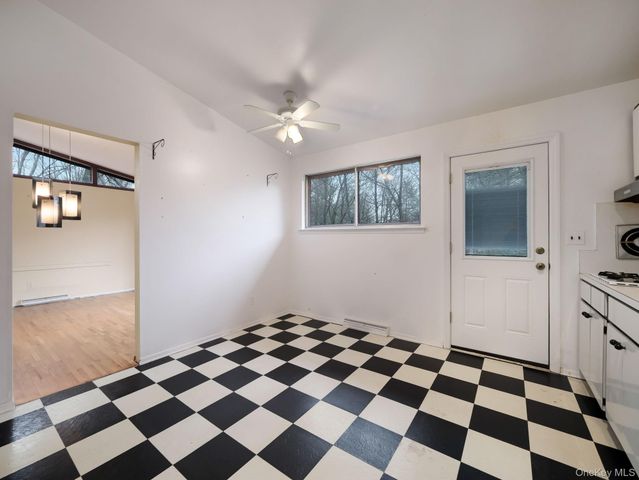 6 Pennington Way, Spring Valley, NY 10977