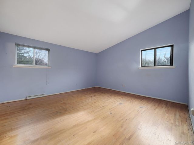 6 Pennington Way, Spring Valley, NY 10977