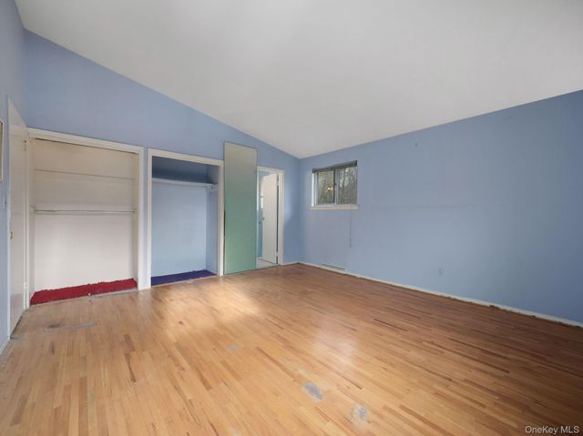 6 Pennington Way, Spring Valley, NY 10977