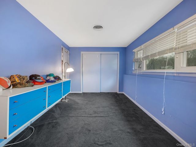 6 Pennington Way, Spring Valley, NY 10977