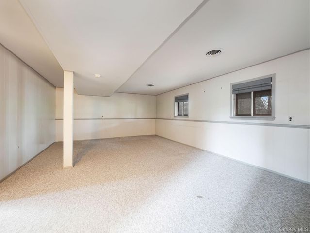 6 Pennington Way, Spring Valley, NY 10977