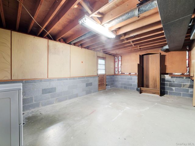 6 Pennington Way, Spring Valley, NY 10977