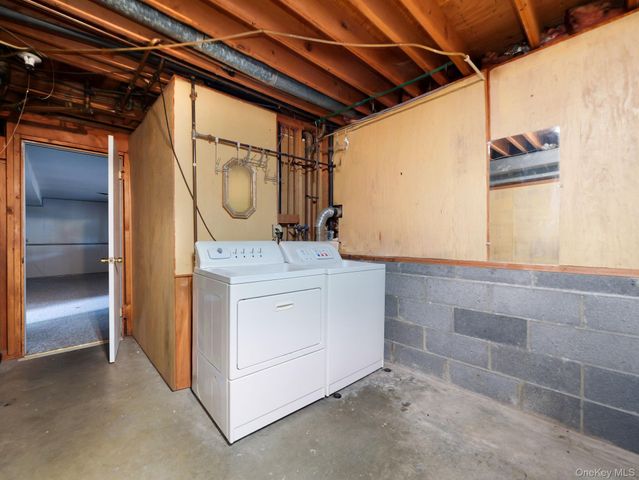 6 Pennington Way, Spring Valley, NY 10977