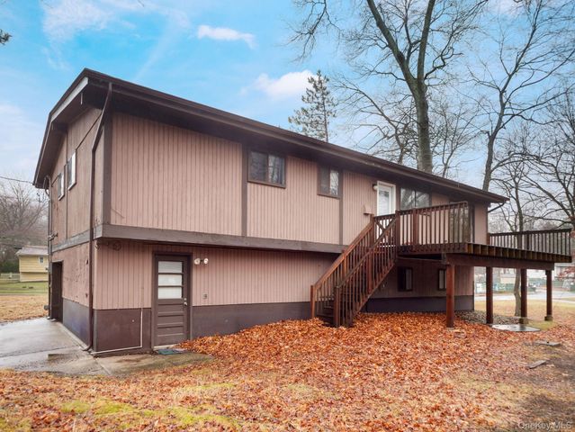 6 Pennington Way, Spring Valley, NY 10977