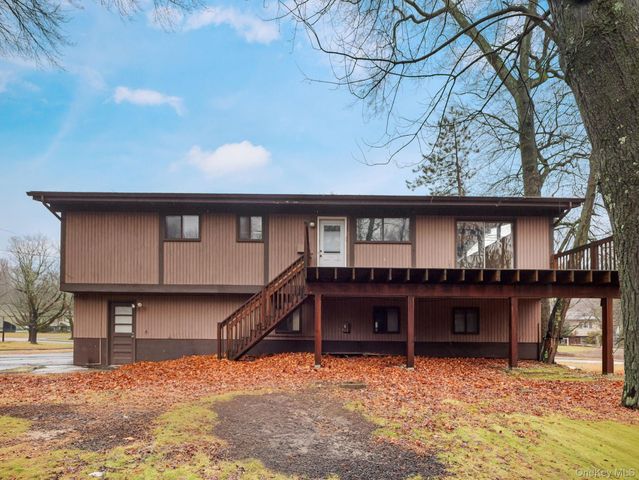 6 Pennington Way, Spring Valley, NY 10977