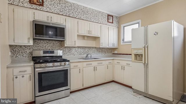 246 WEMBLY RD, Upper Darby, PA 19082