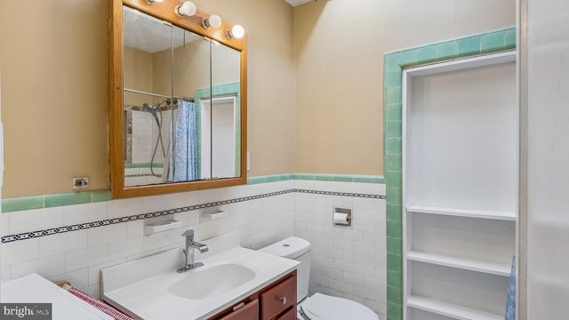 246 WEMBLY RD, Upper Darby, PA 19082