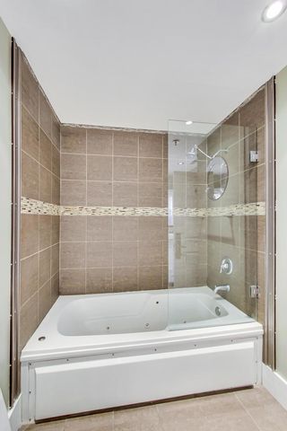 1735 W Diversey Parkway 610, Chicago, IL 60614