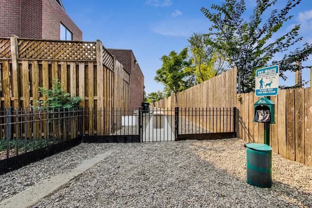 1735 W Diversey Parkway 610, Chicago, IL 60614