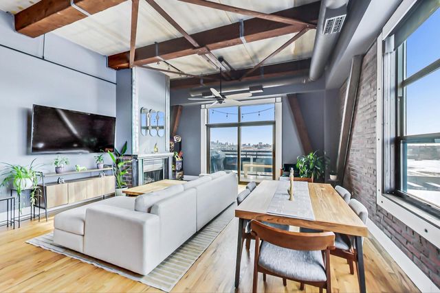 1735 W Diversey Parkway 610, Chicago, IL 60614