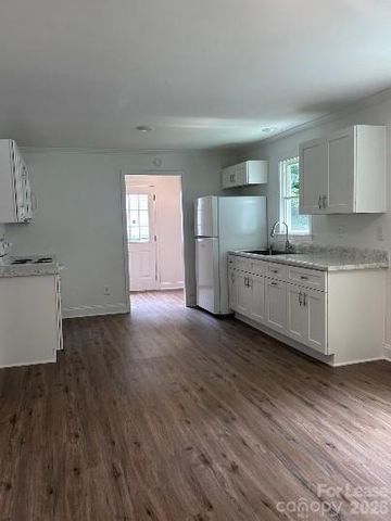 2634 S Calvary Street C, Gastonia, NC 28052