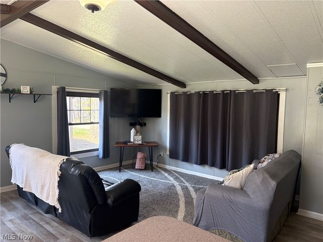 2276 Lodge Road SW, Sherrodsville, OH 44675
