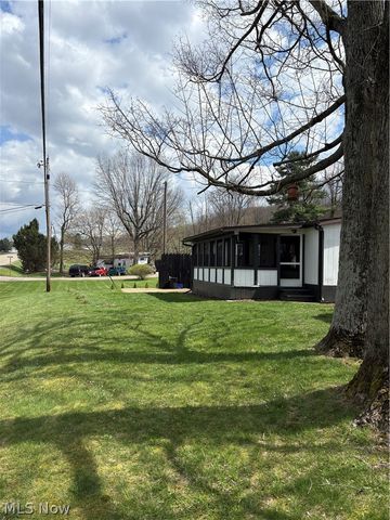 2276 Lodge Road SW, Sherrodsville, OH 44675