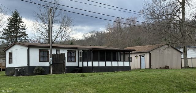 2276 Lodge Road SW, Sherrodsville, OH 44675