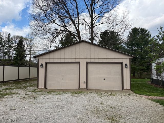 2276 Lodge Road SW, Sherrodsville, OH 44675