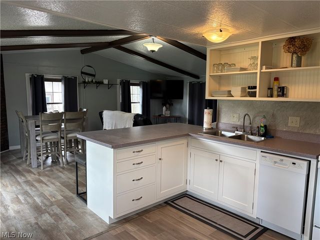 2276 Lodge Road SW, Sherrodsville, OH 44675