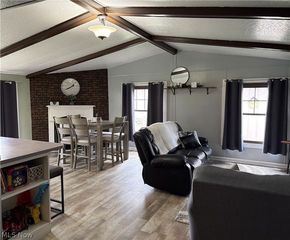 2276 Lodge Road SW, Sherrodsville, OH 44675