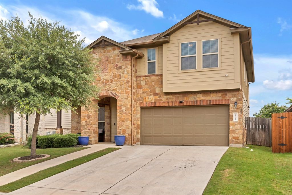 2004 Garretts WAY, Manchaca, TX 78652