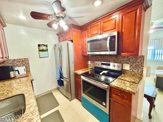 203 Farnham I 203, Deerfield Beach, FL 33442