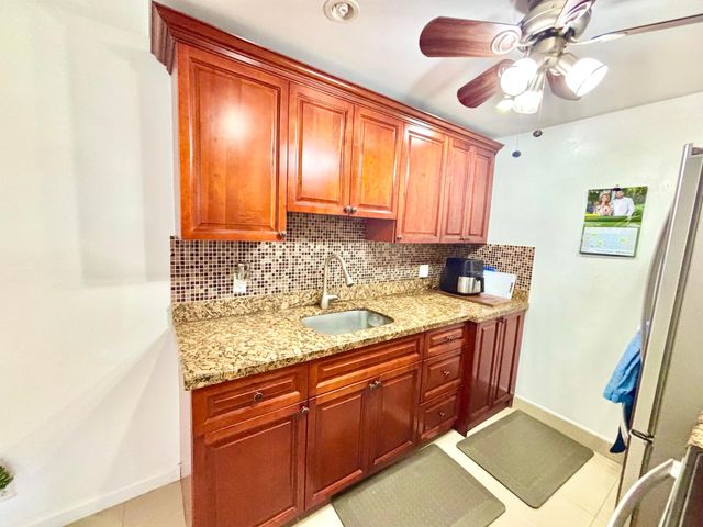 203 Farnham I 203, Deerfield Beach, FL 33442