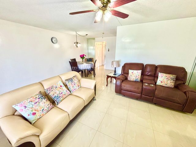 203 Farnham I 203, Deerfield Beach, FL 33442
