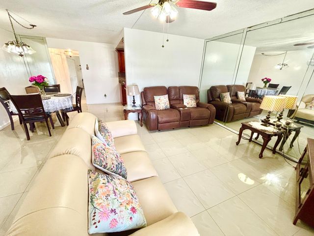 203 Farnham I 203, Deerfield Beach, FL 33442