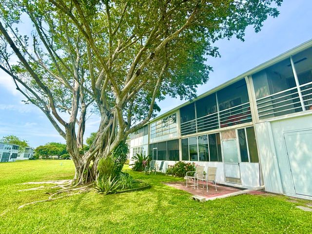 203 Farnham I 203, Deerfield Beach, FL 33442