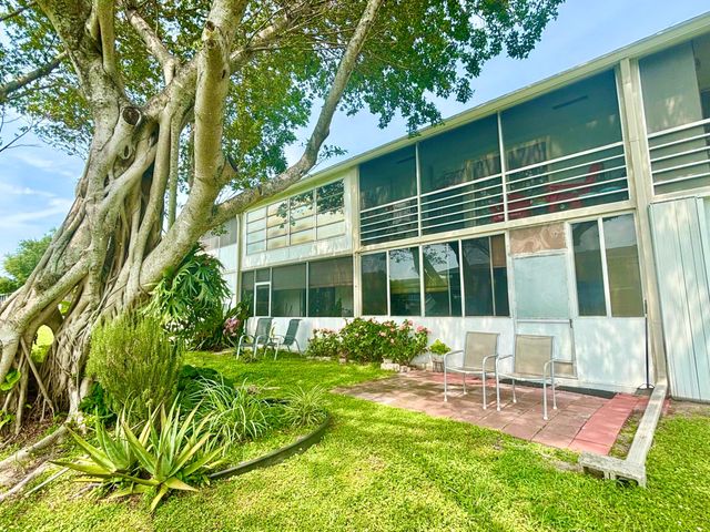 203 Farnham I 203, Deerfield Beach, FL 33442