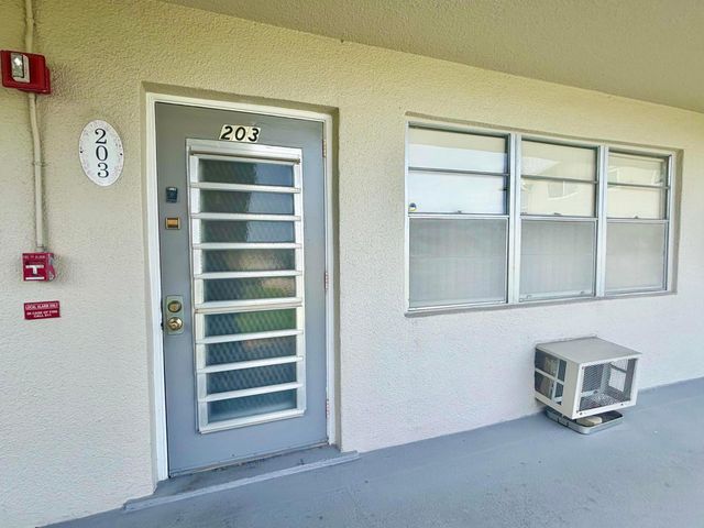 203 Farnham I 203, Deerfield Beach, FL 33442