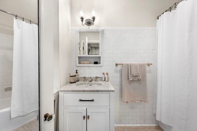 65 Commonwealth Ave 6B, Boston, MA 02116