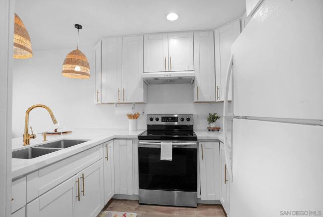 6930 Hyde Park Dr 218, San Diego, CA 92119