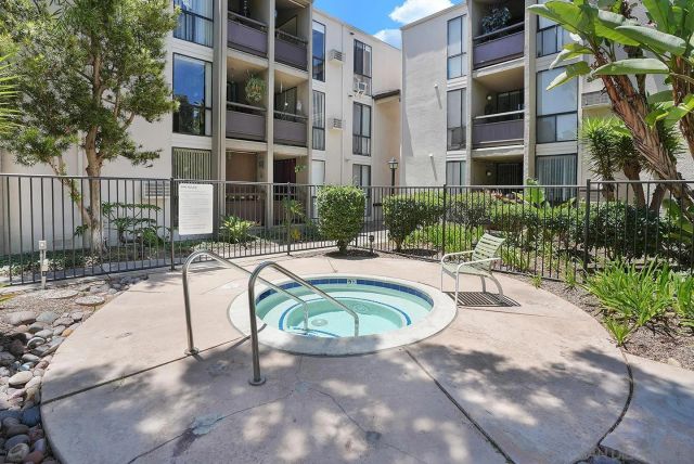 6930 Hyde Park Dr 218, San Diego, CA 92119