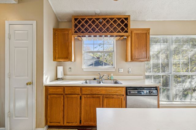 404 Black Mountain Dr, Antioch, TN 37013