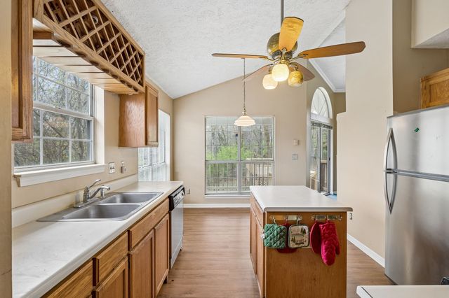 404 Black Mountain Dr, Antioch, TN 37013