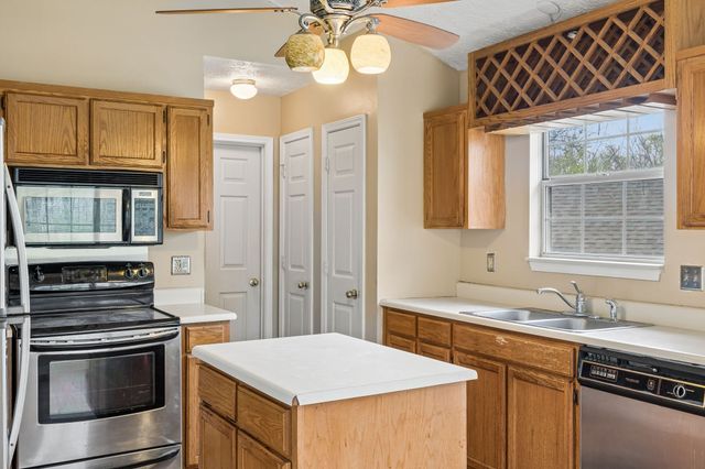 404 Black Mountain Dr, Antioch, TN 37013