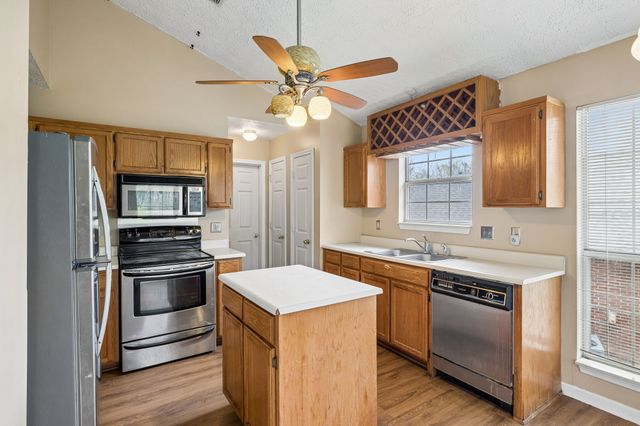 404 Black Mountain Dr, Antioch, TN 37013