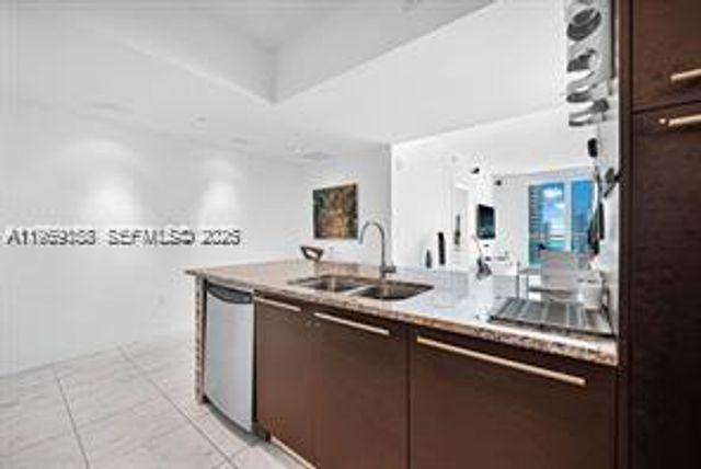 950 Brickell Bay Dr 3605, Miami, FL 33131