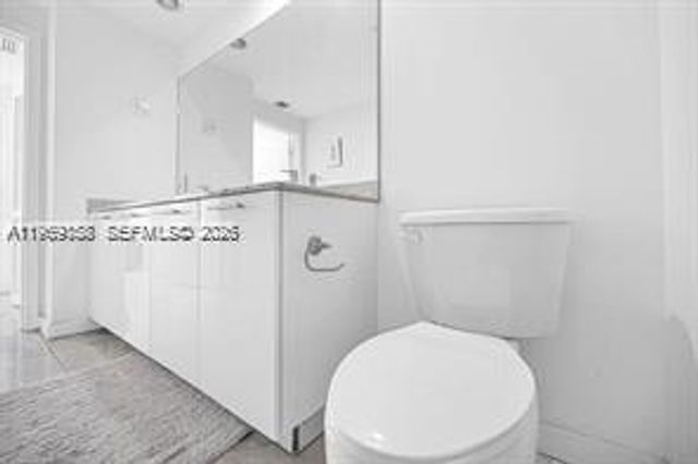 950 Brickell Bay Dr 3605, Miami, FL 33131