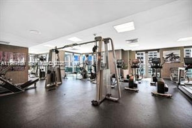 950 Brickell Bay Dr 3605, Miami, FL 33131