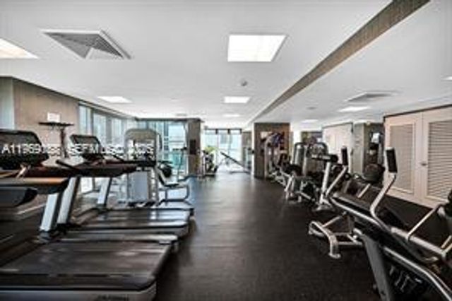 950 Brickell Bay Dr 3605, Miami, FL 33131