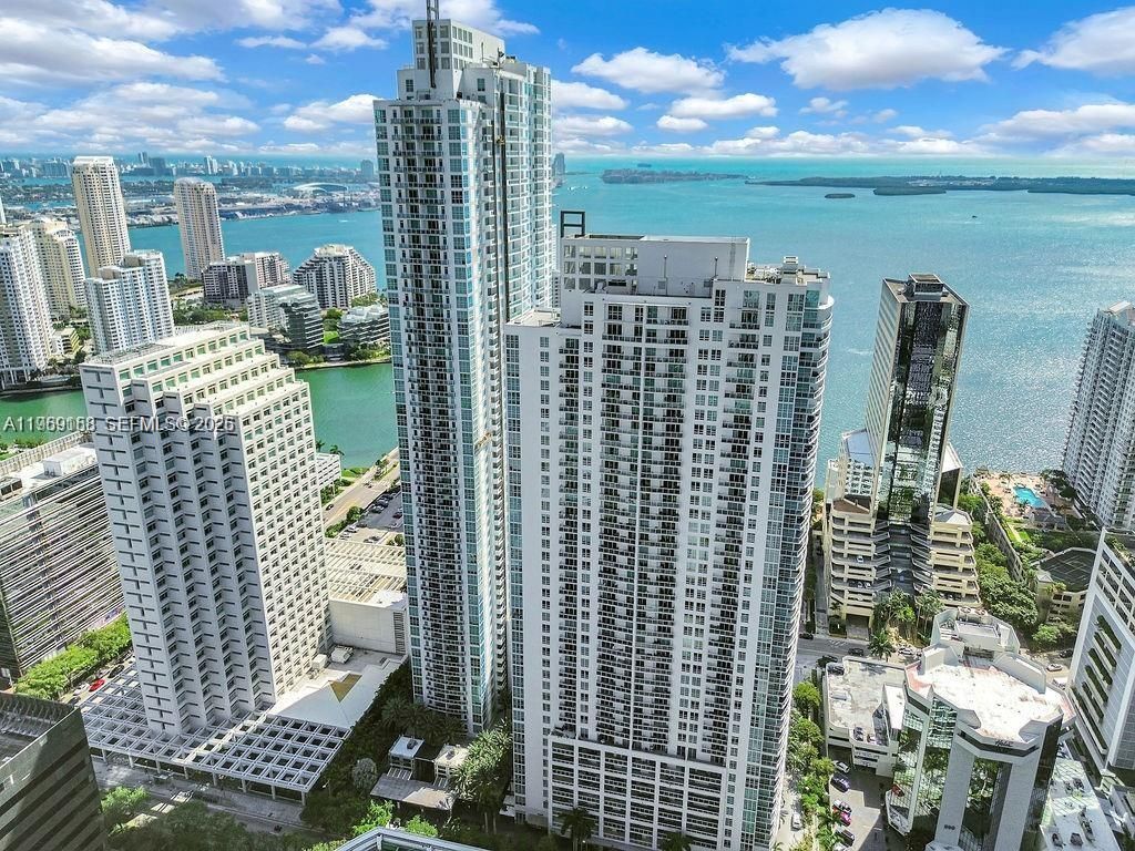 950 Brickell Bay Dr 3605, Miami, FL 33131