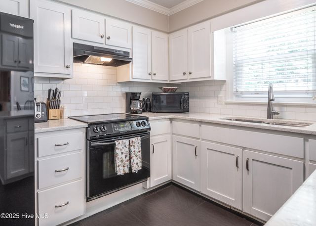 3305 Cadenza Street, Greenville, NC 27858