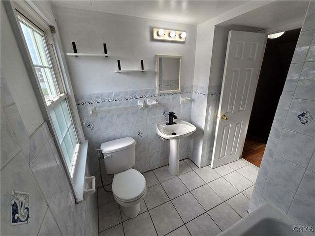 532 Orwood Place, Salina, NY 13208