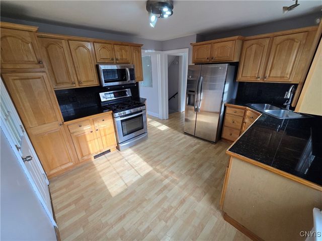 532 Orwood Place, Salina, NY 13208