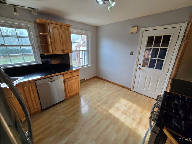 532 Orwood Place, Salina, NY 13208